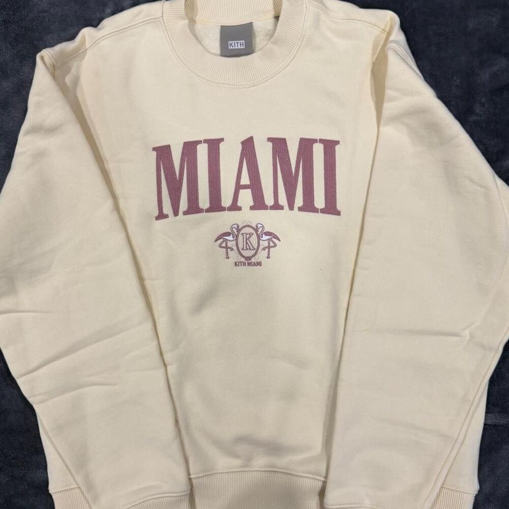 Kith Men's Yellow and Cream Sweatshirt